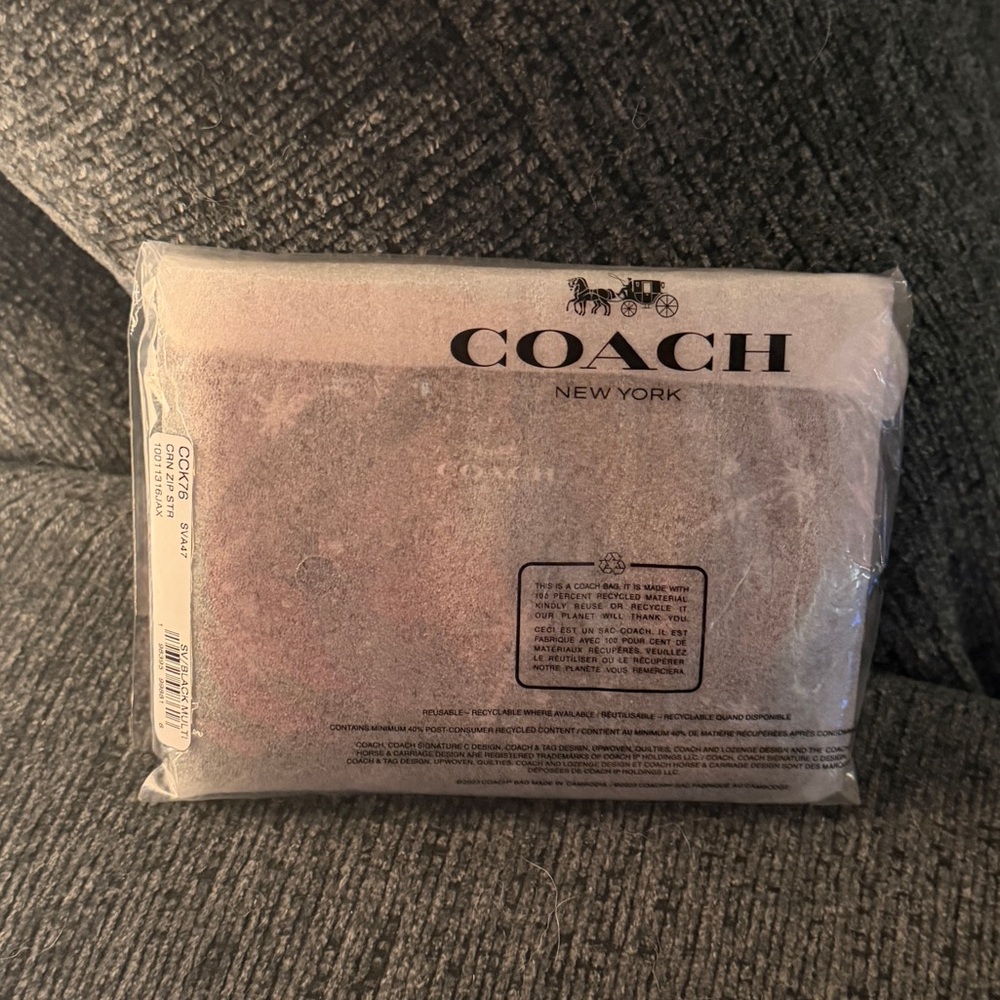 Coach Corner Zip Wristlet in Star Print Silver/Black Coated Canvas & Leather NWT - Picture 10 of 16